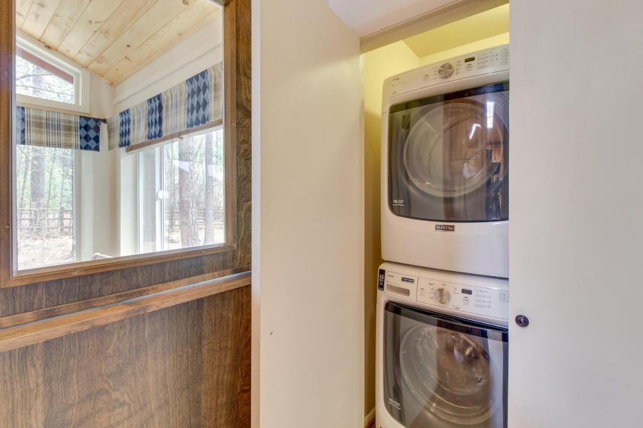 Updated Country Club Cabin, Near Golfing And Hiking! Indian Pine Exterior photo